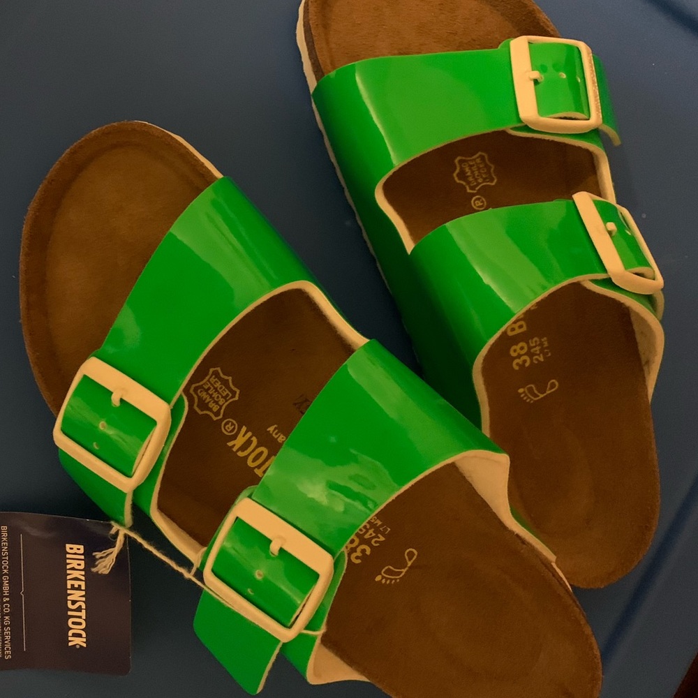 Brand New - Neon Green Arizona Birkenstock’s - Size 38/ 8